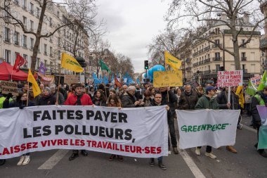 Paris, Fransa - 03 11 2023: grev. Paris 'te emeklilik reform projesine karşı gösteri