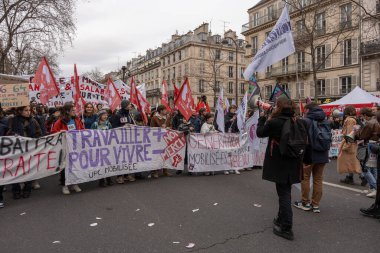 Paris, Fransa - 03 11 2023: grev. Paris 'te emeklilik reform projesine karşı gösteri