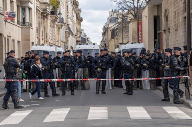 Paris, Fransa - 03: 15 2023: grev. Paris 'te emeklilik reform projesine karşı gösteri