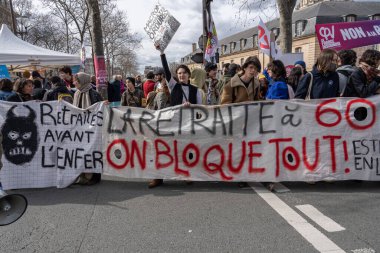 Paris, Fransa - 03: 15 2023: grev. Paris 'te emeklilik reform projesine karşı gösteri