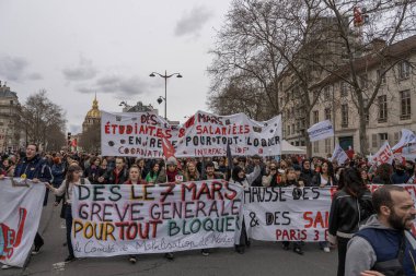 Paris, Fransa - 03: 15 2023: grev. Paris 'te emeklilik reform projesine karşı gösteri