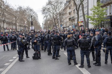 Paris, Fransa - 03 23 2023: grev. Paris 'te emeklilik reform projesine karşı gösteri