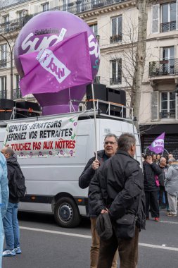 Paris, Fransa - 03 23 2023: grev. Paris 'te emeklilik reform projesine karşı gösteri