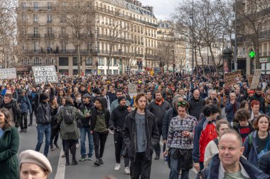 Paris, Fransa - 03 23 2023: grev. Paris 'te emeklilik reform projesine karşı gösteri