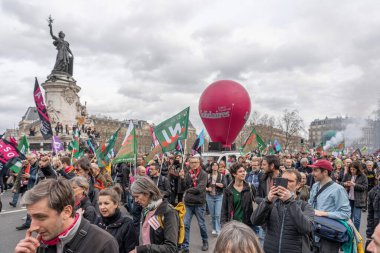 Paris, Fransa - 03 23 2023: grev. Paris 'te emeklilik reform projesine karşı gösteri