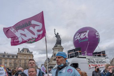 Paris, Fransa - 03 23 2023: grev. Paris 'te emeklilik reform projesine karşı gösteri