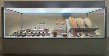 Aix-En-Provence, Fransa - 04 20 2023 Granet Müzesi. Aix-En-Provence arkeolojik bölgesinden heykeller ve nesneler