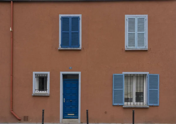 stock image View of a colorful facade of a building in a tourist district of Paris