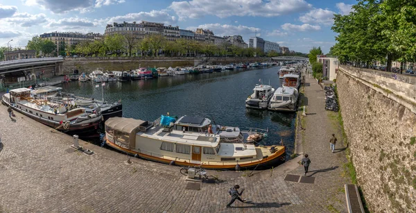 Parigi Francia 2023 Canal Saint Martin Veduta Delle Barche Nel — Foto Stock