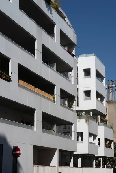 Paryż Francja 2023 Widok Fasadę Szaro Białego Budynku Mieszkalnego — Zdjęcie stockowe