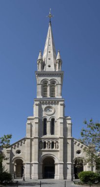 Paris, Fransa - 05: 20 2023: Uluslar Kilisesi 'nin eski cephesi