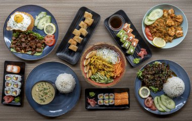 Asya mutfağı Still Life. Asya yemeklerinin karışımı Masa üstü görünümü