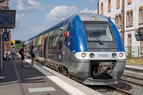 Obernai Frankreich 2023 Bahnhof Obernai Blick Auf Reisende Auf Dem — Stockfoto