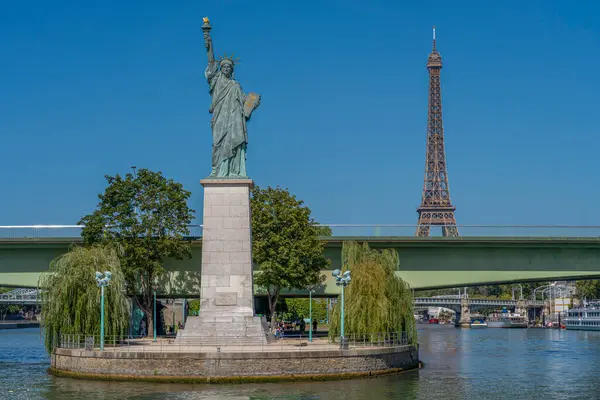 Paris France 2021 View Statue Liberty Paris Grenelle Bridge Eiffel Stock Picture