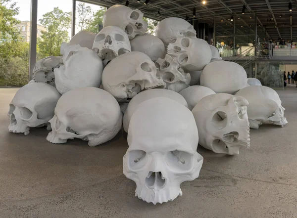 Париж Франция 2023 Современное Искусство Вид Мертвый Вес Скульптуры Рона Стоковое Фото