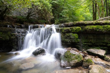 Lake District. Herisson Şelaleleri. Fan Şelalesi Görünümü