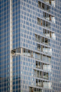 La Defense Paris, Fransa - 10 18 2020, La Defense bölgesi. Savunma kuleleri bölgesinin panoramik görüntüsü yansımalı