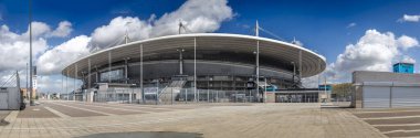 Paris, Fransa - 04 04 04 2024: Paris 2024 yeni Olimpiyat altyapısı. Saint-Denis 'teki Stade de France binasının dış görünüşü