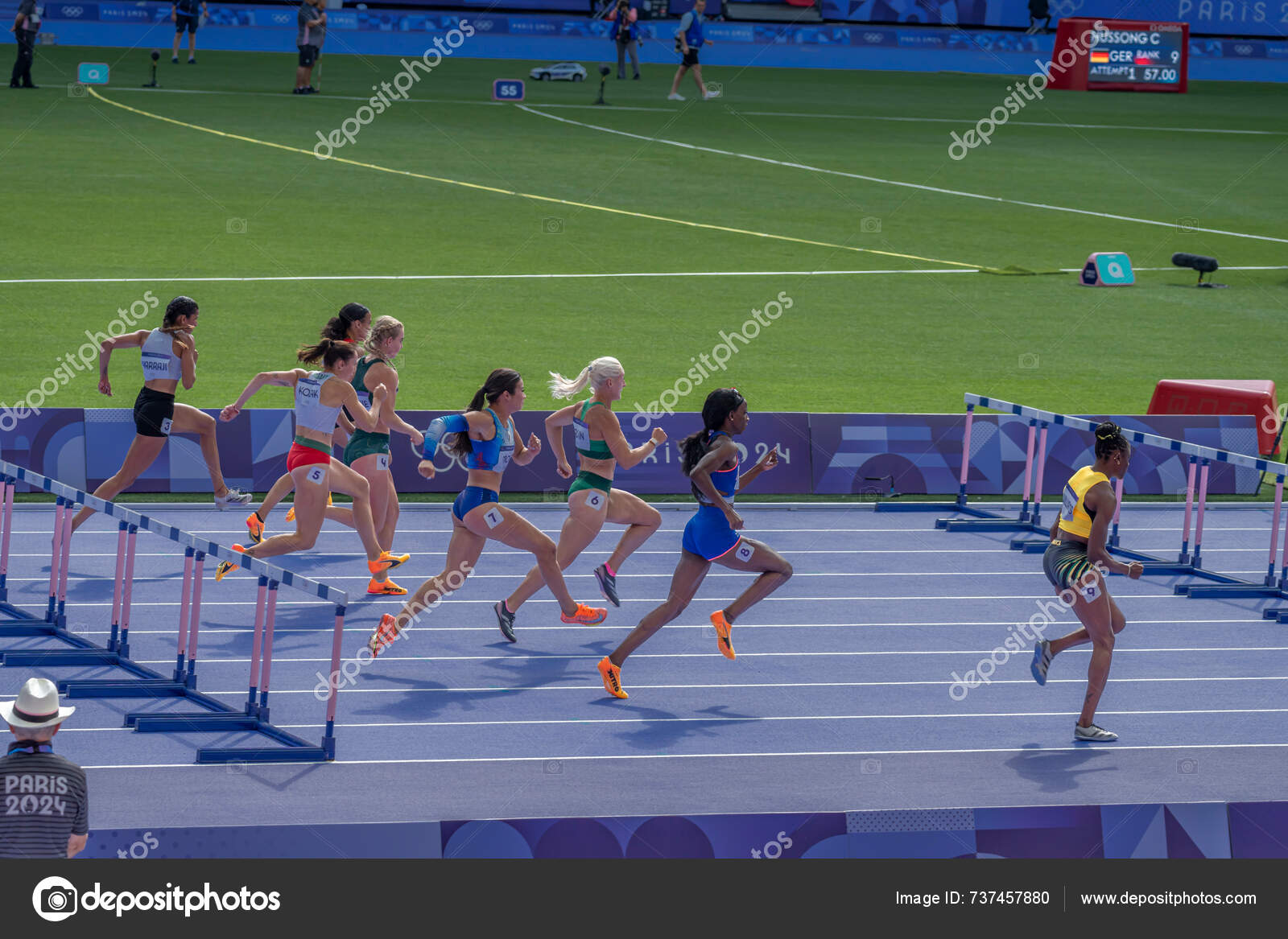 프랑스 2024 Olympic Games Paris 2024 올림픽 경기장에서 110M 장애물 — 스톡 에디토리얼 사진 © frlegros 737457880
