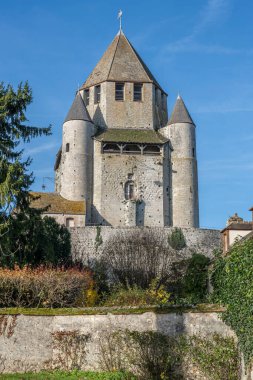 Provins, France - 11 30 2024: Panoramic view of the Caesar Tower from Saint-Quiriace collegiate church square clipart