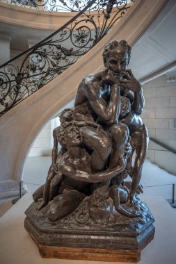 Paris, Fransa - 12: 26 2024: Paris Güzel Sanatlar Müzesi. Jean-Baptiste Carpeaux 'nun Le Petit Palais' in içinde yaptığı heykel patentli sıva heykeli.