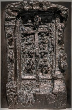 Paris, Fransa - 12 14 2024 Bourdelle Müzesi. Cehennemin Kapısı 'nın bronz heykeli Auguste Rodin tarafından yapıldı.
