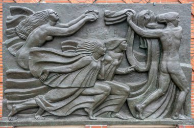 Paris, Fransa - 12 14 2024 Bourdelle Müzesi. Bronz heykel. İlham perileri, Antoine Bourdelle tarafından yapılan Apollo heykeline koşuyor.