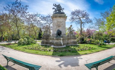 Paris, Fransa - 04 12 2025: Barye Meydanı. Antoine Louis Barye 'nin bronz heykel düzeni ve gücü, Laurent Marqueste tarafından yapıldı.