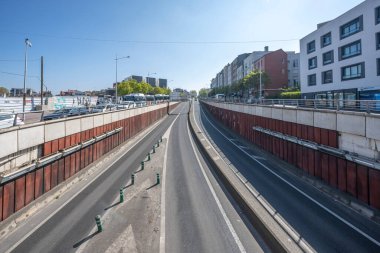 Nanterre, Fransa - 04 11 2025: Nanterre bölgesi. La Boule Meydanı panoramik manzaralı konut binaları ve sokak bölgesi