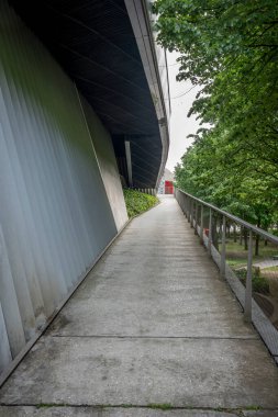 Paris, Fransa - 04 26 2025: Filarmoni Binası 'nın dış görünüşü