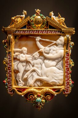Paris, Fransa - 05 03 2025: Bibliotheque Nationale de France Richelieu Müzesi. Cameo, Centaurs ve Cupids