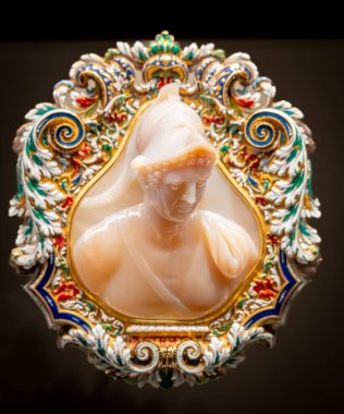 Paris, Fransa - 05 03 2025: Bibliotheque Nationale de France Richelieu Müzesi. Cameo, Ares 'in Büstü