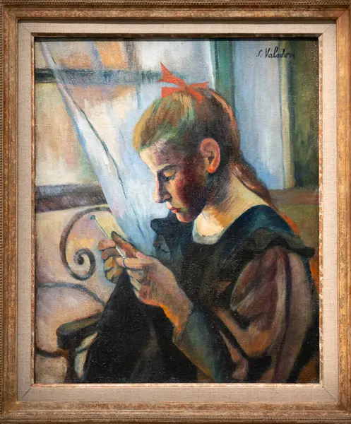 Paris, Fransa - 05: 12 2025: Pompidou Merkezi. Genç Kız Tığ işi Suzanne Valadon tarafından yapıldı.