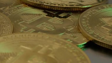 Şifreli para, bir sürü bitcoin altın para. Engelleme teknolojisi, bitcoin madenciliği. Dönen bitcoinlerin makro görüntüsü