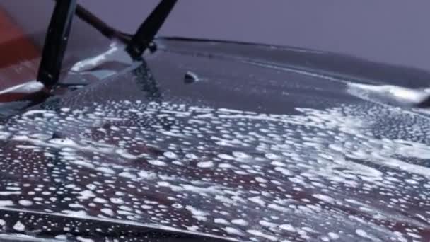Limpeza Capô Frente Carro Escova Com Espuma Lavagem Carro Limpeza — Vídeo de Stock
