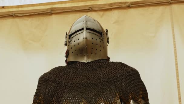 Rievocazione Medievale Riproduzione Una Vera Armatura Medievale Manichino Mostra Durante — Video Stock