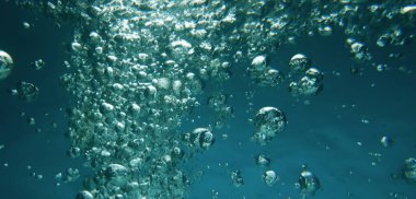 Su yüzeyinin altındaki hava kabarcıkları 3 boyutlu illüstrasyon