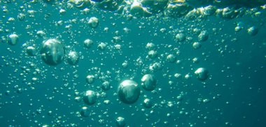 Su yüzeyinin altındaki hava kabarcıkları 3 boyutlu illüstrasyon