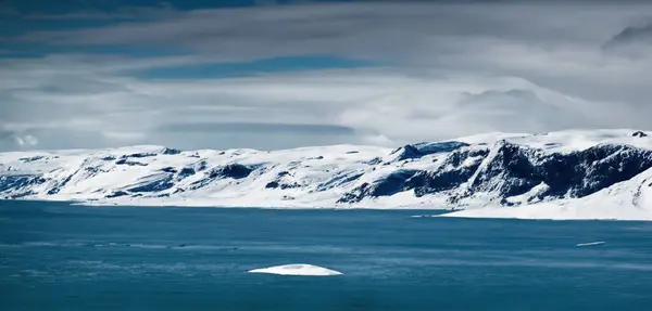 Antarctic Piso Gelo Pólo Norte Iceberg Ilustração — Fotografia de Stock