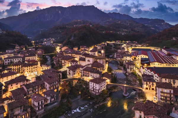 Krásné Letecké Noční Městečko Bergamu Modré Hodině San Giovanni Bianco — Stock fotografie