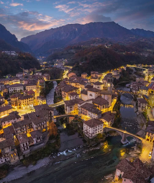 Bellissimo Paesaggio Aereo Notturno Della Cittadina Bergamo All Ora Blu — Foto Stock