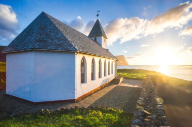 Vidoy, Faroe Adaları 'ndaki Viderejde Köyü' nün Vidareidi Kilisesi. 