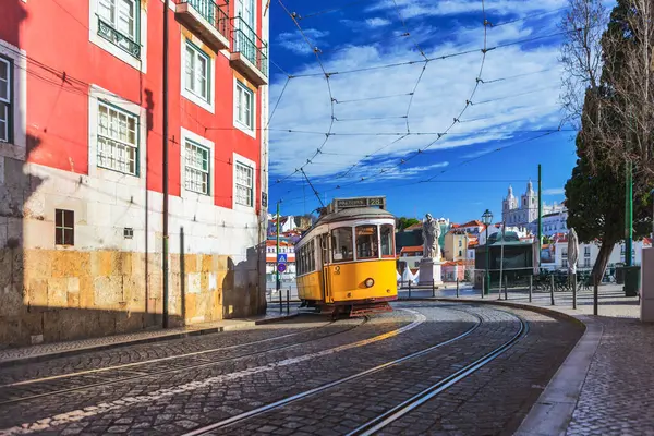 Lizbona Stare Miasto Słynny Żółty Tramwaj Lizbona Portugalia Obrazy Stockowe bez tantiem