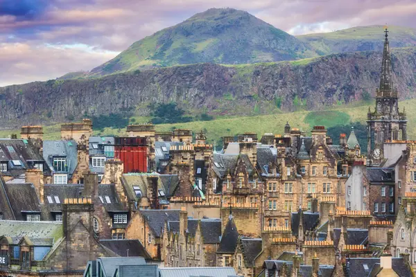 Edinburgh Şehir Merkezinin Yüksek Görüş Açısı Arka Plandaki Tepeler Edinburgh Stok Resim
