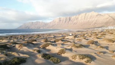 Playa de Famara Sahili, Caleta de Famara, Las Palmas, Lanzarote, Kanarya Adaları, İspanya, Atlantik, Avrupa. 