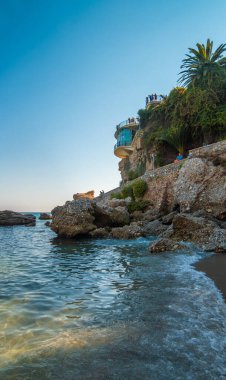 Avrupa 'nın Balkonunun olduğu Nerja sahilinin güzel manzarası. Europa Balkonu..