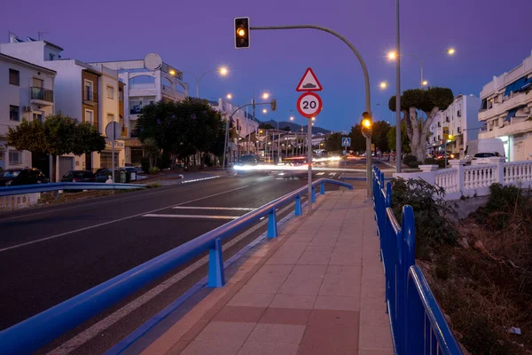 Długa Ekspozycja Zdjęcia Krajobrazu Miejskiego Nerja Hiszpanii Wieczorem — Zdjęcie stockowe