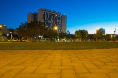 Teatino 'daki mimari ve caddelerin gece görüşü