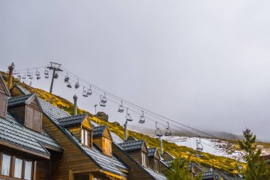 Sierra Nevada 'da kayak kaldırma manzarası.