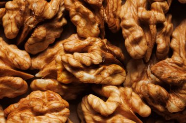 Ceviz çekirdekleri manzarayı kapatır. Ceviz arkaplanı.